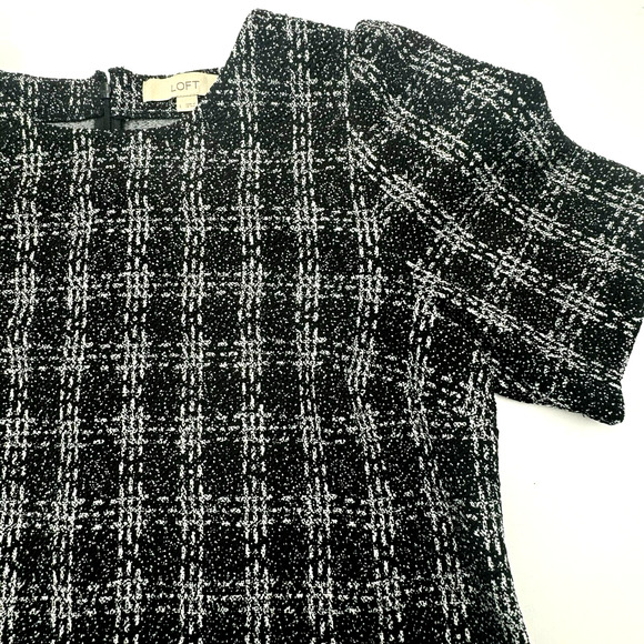 ANN TAYLOR LOFT | Women's Large Black Plaid Ruffle Hem Short Sleeve Shift Dress - Picture 1 of 8